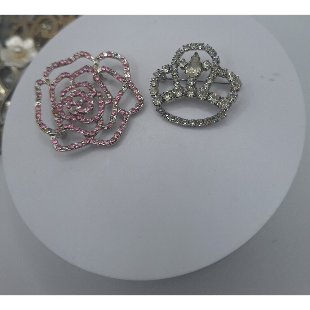 2 Vintage Floral Design Brooches - Picture 2 of 3